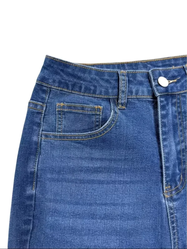 Pantalón acampanado